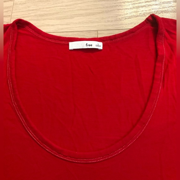 WILFRED Free Red Tshirt - Picture 3 of 4